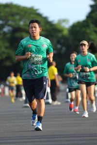 BIB: 005, 169711
                            <button type="button" onclick="openModal(5173098)" class="btn btn-primary btn-sm float-right btn-popup" data-toggle="modal" data-target=".modal-high-quality">
                        <i class="fas fa-shopping-cart"></i> Add to Cart
                    </button>
                                            <button type="button" onclick="isThisMe(5173098, true)" class="btn btn-success btn-sm float-right btn-popup btn-isme hidden" data-toggle="tooltip" data-placement="bottom" title="นี่คือรูปของคุณใช่ไหม คลิกที่นี่เพื่อเอาเข้าอัลบั้ม">
                        <i class="fas fa-plus"></i> Add to album
                    </button>
                    <button type="button" onclick="isThisMe(5173098, false)" class="btn btn-warning btn-sm float-right btn-popup btn-isnotme hidden">
                        <i class="fas fa-ban"></i> Remove from album
                    </button>